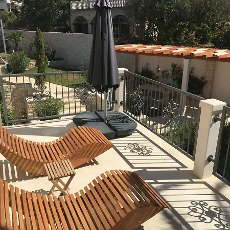 Holiday home Olife Milna