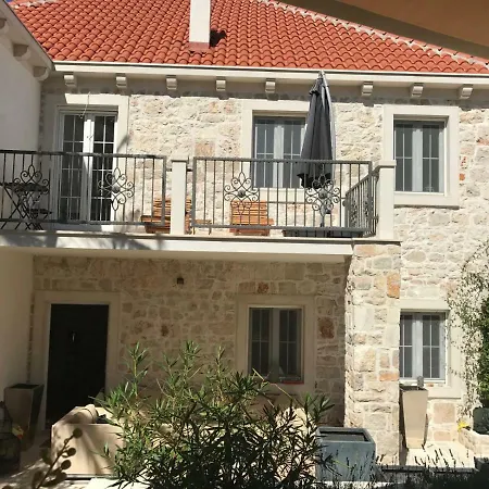 Olife Milna Holiday home *