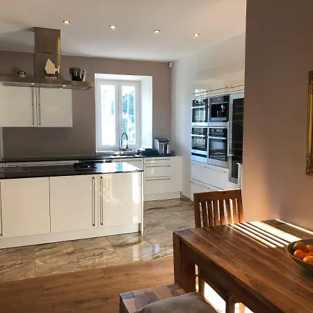 Olife Milna Holiday home